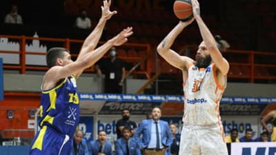 Eνισχύεται το Μαρούσι: Ντύνει στα «κιτρινόμαυρα» τον Χάρη Γιαννόπουλο