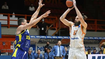 Eνισχύεται το Μαρούσι: Ντύνει στα «κιτρινόμαυρα» τον Χάρη Γιαννόπουλο