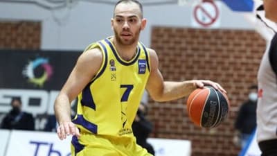 Βασίλης Μουράτος