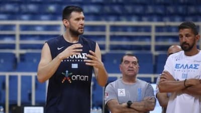 Κώστας Παπανικολάου