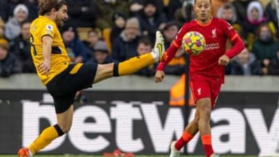 Eπανεκκίνηση με σημαντικά ματς στην Premier League
