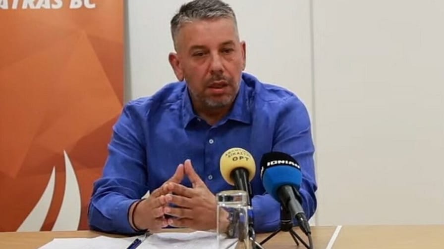 Τόπο στα «νιάτα»: Η συμβολική κίνηση του Παπαθεοδώρου που «δείχνει» το μέλλον