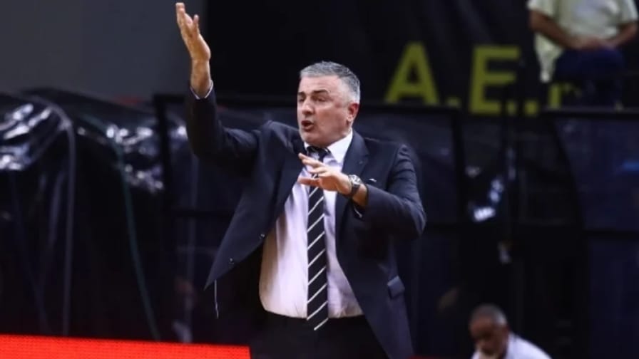Πρωτοφανές: Η μητέρα του Μπλέιλοκ ”έκραξε” δημόσια τον Βετούλα!