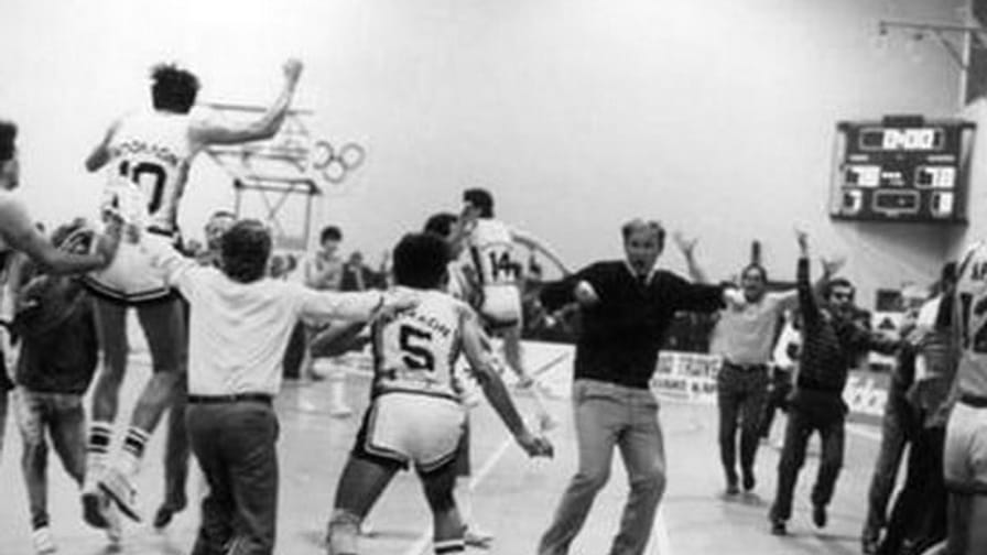 Άρης – Απόλλωνας: 40 χρόνια από το μυθικό ματς στο Κουκούλι, που οι μεγαλύτεροι ακόμα διηγούνται (vid)