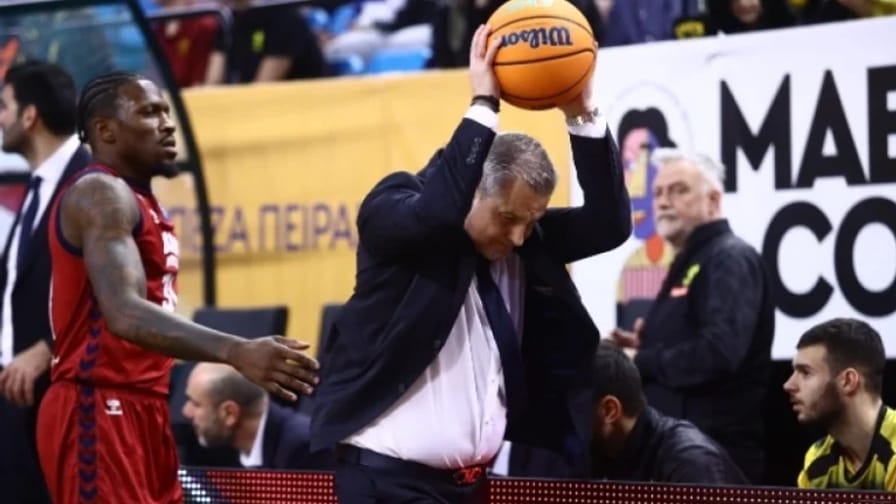 Ζούρος: ”Τα παιδιά έκαναν κατάθεση ψυχής -Ο κόσμος πρέπει να είναι με την ομάδα και όχι εναντίον της”