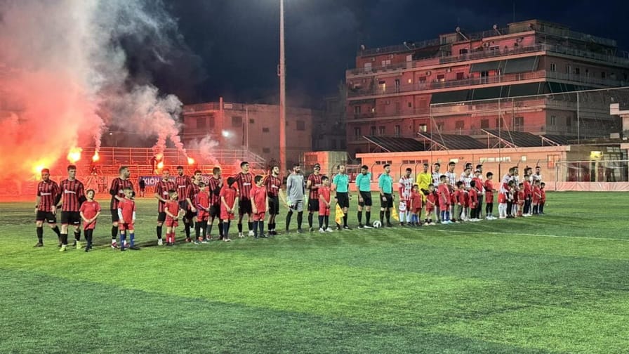 Πανμοβριακός Ριόλου: ”Τραγελαφική διαιτησία. Οι γνωστοί – άγνωστοι των Προσφυγικών έδρασαν ξανά”