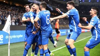 Γαλανόλευκο πάρτι με 5άρα και με το ένα πόδι στο Euro η Εθνική Ελλάδος
