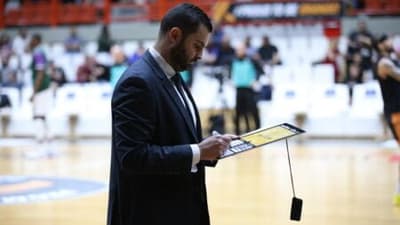 Δημήτρης Μενουδάκος: “Απολαμβάνουμε να προπονούμε αυτή την ομάδα κάθε μέρα”