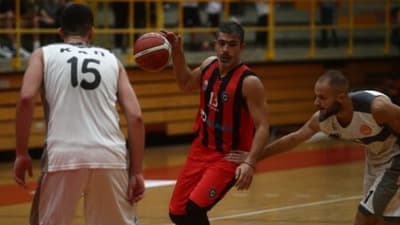 Όταν η μπάλα «καίει», ο Γκόβας φωνάζει «παρών»!