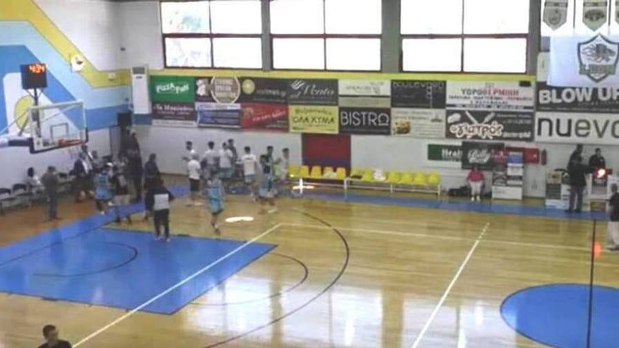 Ξεφτίλα! Άγριο ξύλο σε αγώνα εφηβικού πρωταθλήματος στο Μεσολόγγι
