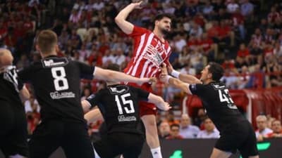 Άτυχος ο Ολυμπιακός, έχασε την “κούπα” στα πέναλτι