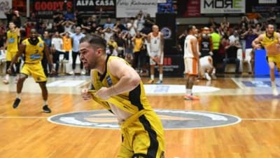 Ο Τολιόπουλος ανέδειξε την μαγεία του μπάσκετ, Ταπούτος και οπαδός τη… σαπίλα του!