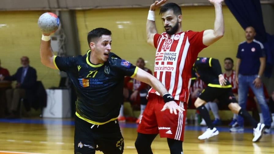 Ολυμπιακός και ΑΕΚ ρίχνονται στη μάχη του τελικού στο χάντμπολ ανδρών