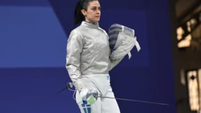 Υπέροχη η Δώρα Γκουντούρα, σίγησε το “Grand Palais” και προκρίθηκε στους “8” της Σπάθης