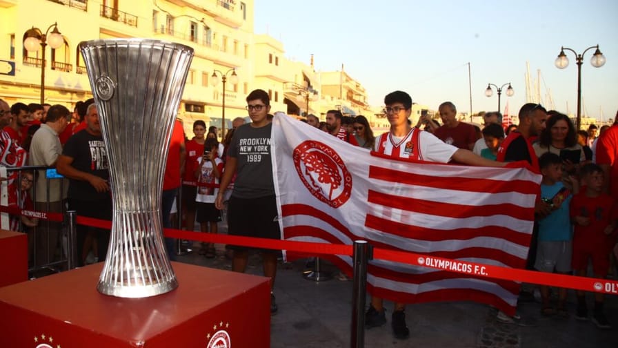 Αναβλήθηκε η επίσκεψη των ευρωπαϊκών τρόπαιων του Ολυμπιακού στην Πάτρα λόγω των πυρκαγιών