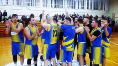 Tα βρήκε σκούρα, αλλά λύγισε τον βελτιωμένο Πυρσό ο Κεραυνός