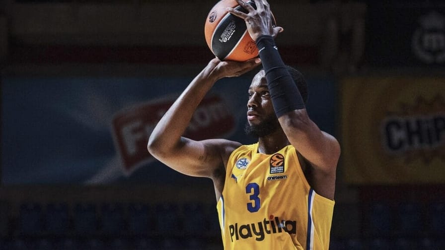 Jordan Loyd Μακάμπι