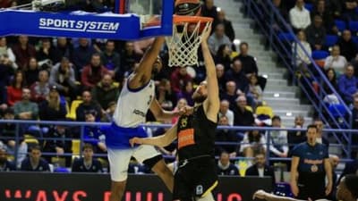 Μεγάλη εμφάνιση και νίκη της Καρδίτσας επί της ΑΕΚ