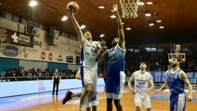 Aπίστευτο: Διακοπή στο ”Ιβανώφειο” λόγω συνθήματος για τα Τέμπη