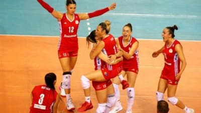 ”Ερυθρόλευκος” θρίαμβος στο Παλατάκι, μια ανάσα από το νταμπλ ο Ολυμπιακός