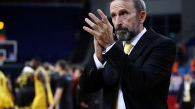 ”Ρουκέτες” από τον Πλάθα: ”Απλήρωτοι έως και επτά μήνες στην ΑΕΚ”