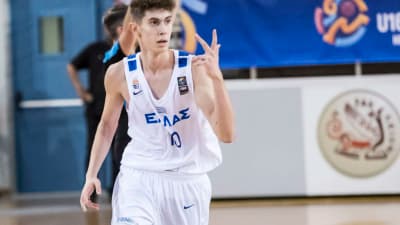 H μοναδική παράσταση του Χρυσόστομου Χατζηλάμπρου κόντρα στους Κροάτες!