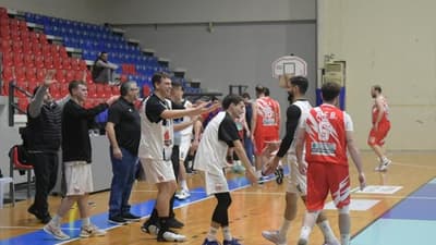 Φιλικό; Μόνο στα χαρτιά… Ένταση και συρράξεις στο ΕΑΠ – Βαρθολόμιο, σε ένα ”ροκ” παιχνίδι