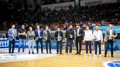 Συγκίνηση και δέος στο «Δ. Τόφαλος» – Βραβεύτηκε η «χρυσή» γενιά του 2005
