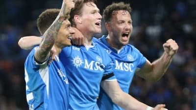Στην «αγκαλιά» της Νάπολι η Serie A (pic)